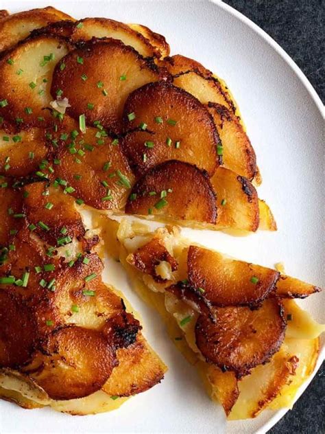 Pommes Anna (a.k.a. Potatoes Anna) | Recipe | Pommes anna, Potatoes anna, Veggie side dishes