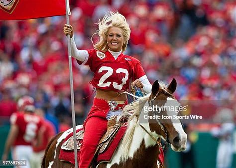 Warpaint (Mascot) Photos and Premium High Res Pictures - Getty Images