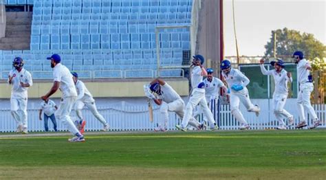 Ranji Trophy: Jalaj Saxena puts Kerala on cusp of victory | Cricket News - The Indian Express