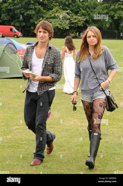 Paolo nutini left and girlfriend teri backstage isle wight festival hi ...