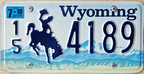 Explore the Majestic Wyoming with this Stunning Plate