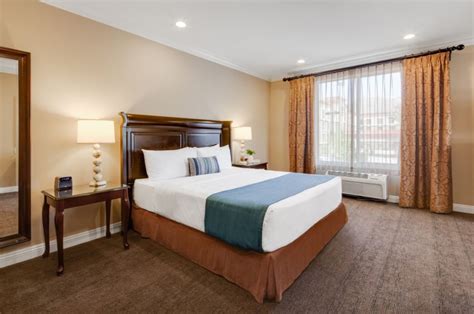 Hotel Rooms in Moreno Valley | Ayres Hotel & Spa