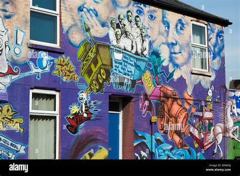 Street art, house mural, Cowley road. Oxfordshire, Oxford Stock Photo - Alamy