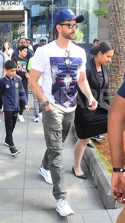 Hrithik Roshan steps out for Sunday brunch with his sons | Filmfare.com