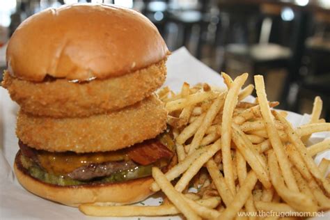 Grub Burger Bar in Dallas Serves Gourmet Burgers to Remember