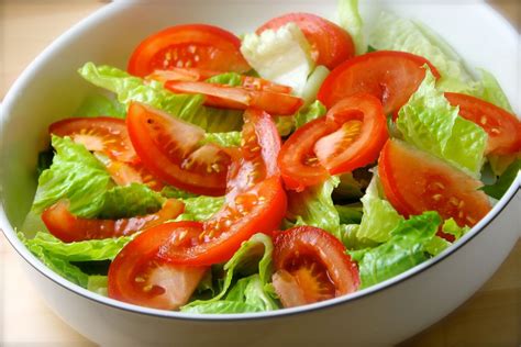 Ensalada De Lechuga Queso Y Tomate