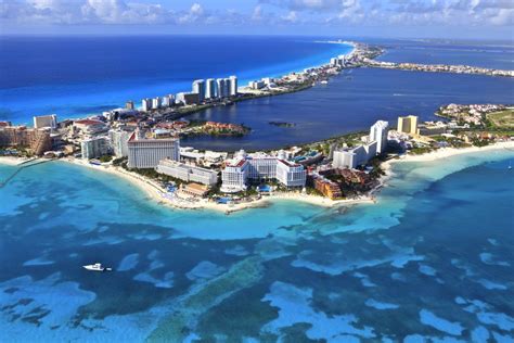 Top 4 Youth Hostels in Cancun, Mexico