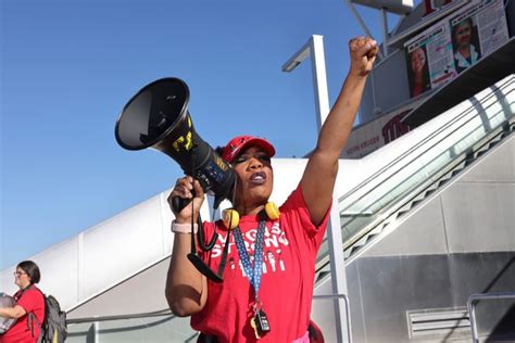 Las Vegas Culinary Union strike: Hospitality workers ready to walk out