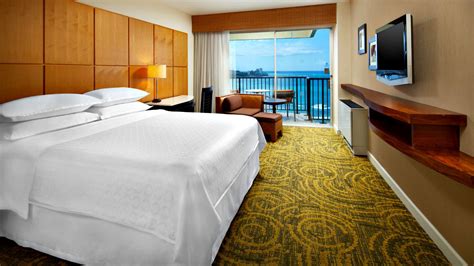 Honolulu, Oahu Resorts | Sheraton Waikiki Hotel