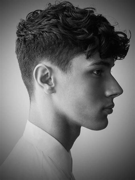 20 Cool Wavy Hairstyles For Men - Feed Inspiration