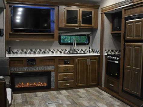 2020 FOREST RIVER ROCKWOOD ULTRA LITE 2896MB - Good Sam RV Rentals