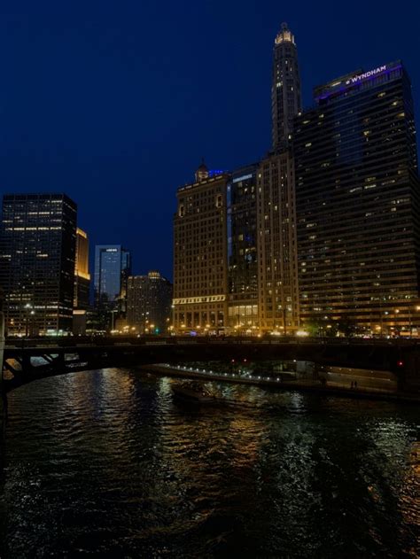 Chicago River at Night | Chicago river, River, Night life