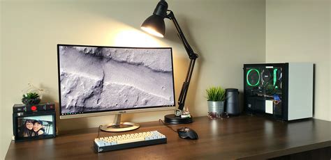 Minimal Setup :) : r/battlestations