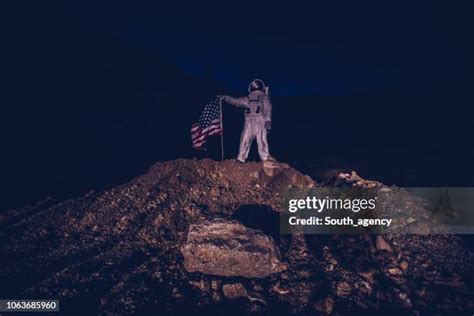 169 Astronaut Mars Flag Stock Photos, High-Res Pictures, and Images ...