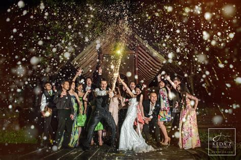 55 Creative Wedding Entourage Photo Ideas - 500px