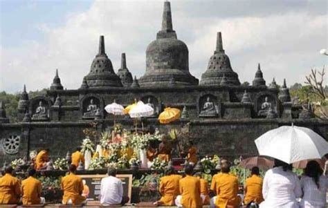 √Sejarah : Pengeruh Hindu-Buddha Dalam Kehidupan Masyarakat Indonesia