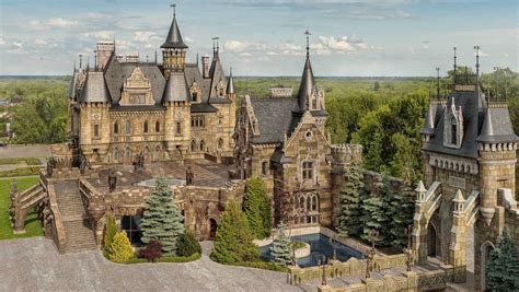 Garibaldi Castle - Khryashchevka, Russia : r/castles