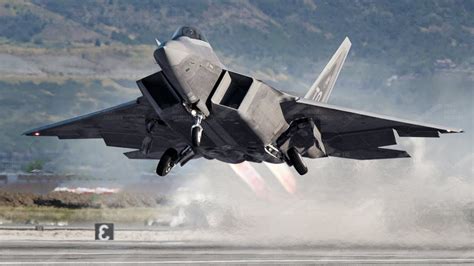 F 22 Raptor Take Off