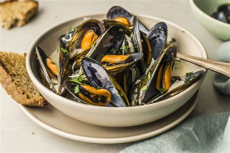 Steamed Mussels in White Wine Recipe