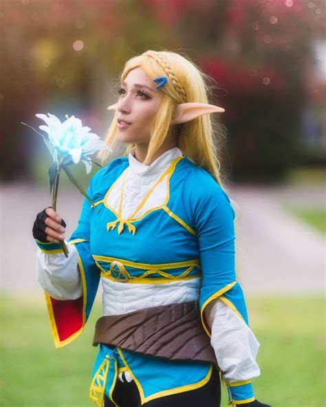 Princess Zelda from Breath of the Wild cosplay by @Jewsama | #BOTW #thicc | Breath of the wild ...