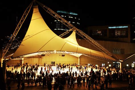 Ice Skating Kansas City | Crown Center Ice Terrace | Skating Rink KC ...