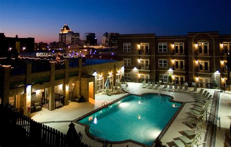 Downtown Greensboro Apartments | CityView Apartments