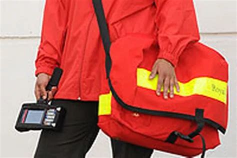 Royal Mail unwraps new uniforms for posties - Mirror Online