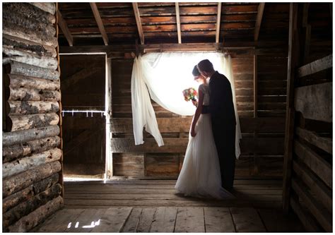 Simple & Elegant Vintage Barn Wedding - Rustic Wedding Chic