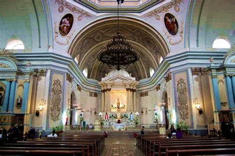 800px-Taal_Basilica_Interior | The Happy Trip