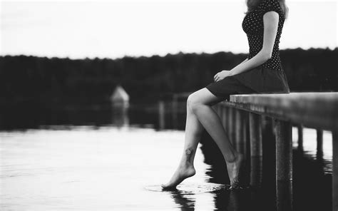 Wallpaper : women, model, sitting, dress, river, alone, beauty, woman ...