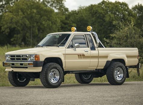 The Fourth-Generation Toyota 4×4 Pickup - The Indestructible Hilux