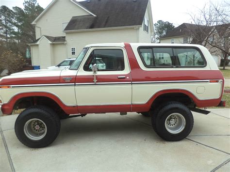 1978 Ford Bronco. Lifted. Clean. No reserve. Red and white. Beast ...