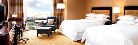 Hotel Suites Pittsburgh | Sheraton Pittsburgh Hotel at Station Square