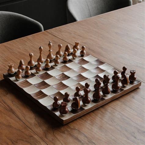 Umbra Wobble Chess Set Board Game | Schach, Schachfiguren, Schachbretter