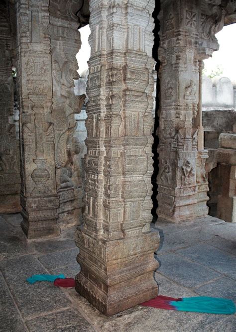 iXiAmazing - The Floating Pillar of the Veerabhadra temple in Lepakshi, Andhra Pradesh. Called ...