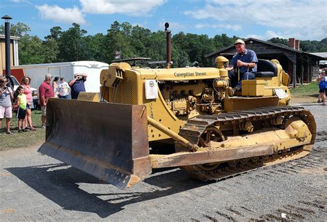 Cat D6 bulldozer | Caterpillar equipment, Earth moving equipment, Old tractors