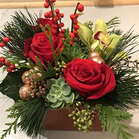 Small Texture Box in Seattle, WA | Fiori Floral Design | Christmas floral arrangements ...