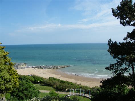 Folkestone beach and amphitheatre | Folkestone, Favorite places ...