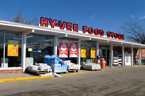 Hy-Vee Food Store (Corydon, Iowa) | Iowa Backroads