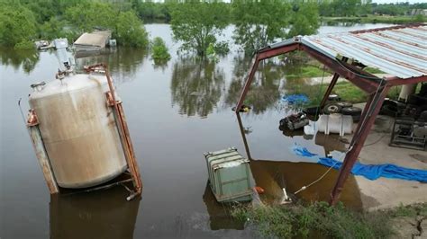 A sinkhole in Daisetta, Texas swallows up more structures : NPR