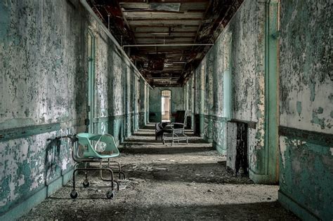 Eerie Photos of America's Abandoned Asylums | PetaPixel