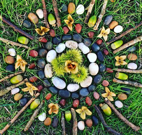 Autumn Nature Mandala | Nature mandala, Nature art, Land art