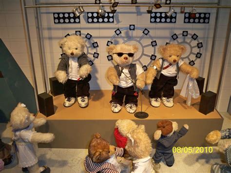 angga's road: Teddy Bear Museum -- Cuteness