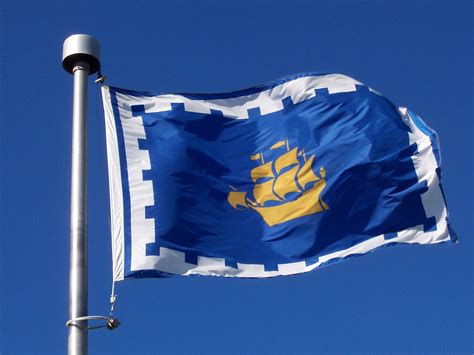 Flag of Quebec City flying in the wind : r/Quebec