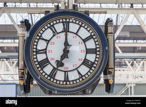 England, London, Waterloo Station, Station Clock Stock Photo - Alamy