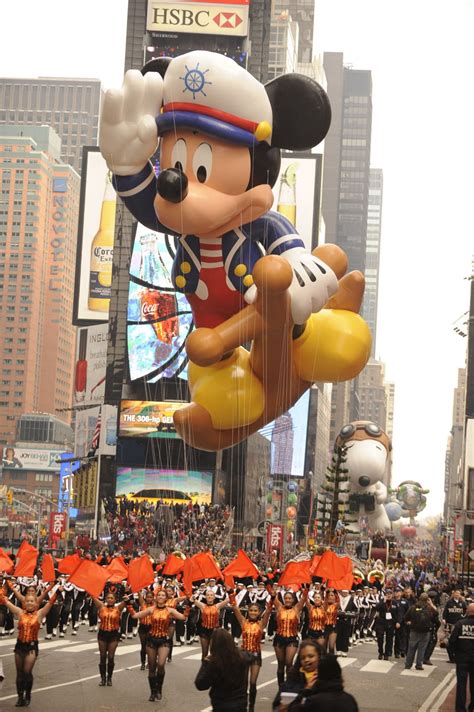 This Week in Disney History: Mickey Debuts in the Macy’s Thanksgiving ...