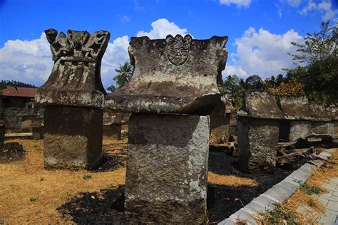 Taman Purbakala Waruga Sawangan: Tradisi Megalitik di Minahasa Utara ...