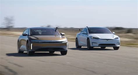 Watch a drag race between Tesla's Model S Plaid and the Lucid Air ...