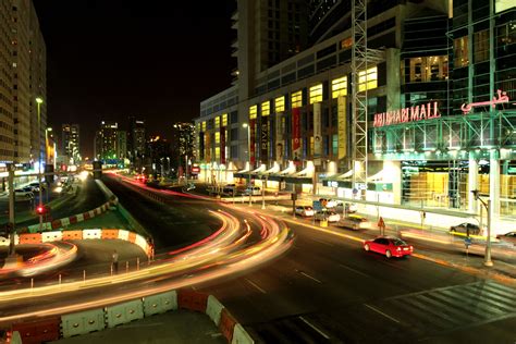 Abu Dhabi Mall at night | Notturno