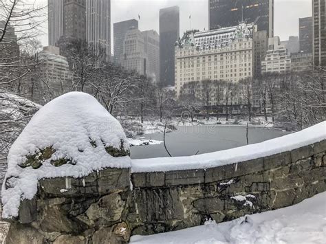 Gapstow Bridge in Central Park Stock Photo - Image of bridge, york ...